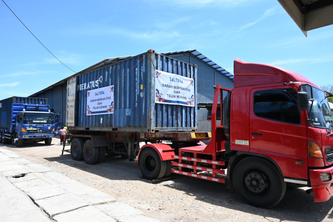 265 Ton Garam  Kabupaten Kupang Menuju Ibukota 
