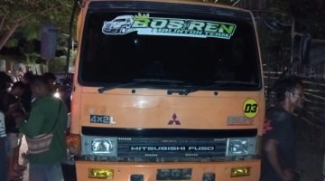 Kecelakaan Lalu Lintas di Jalan Timor Raya Lasiana Pengendara Motor Selamat Usai Melompat, Kendaraan Terseret 20 Meter ​