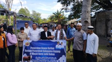 Pemkab Kupang Serahkan Bantuan Hewan Qurban di Masjid Nurul Jadid Babau, Momentum Perkuat Sinergi dan Toleransi ​