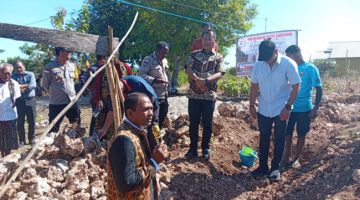 Penuh Haru dan Refleksi Teologis GMIT Pelangi Kasih Sulamu Gelar Kebaktian Peletakan Batu-Batu Pertama Pembangunan Gedung Gereja 