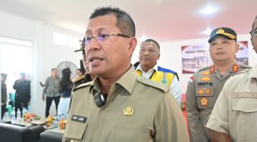 Bupati Yosef Lede Tegaskan Rumah Bantuan Dilarang Dipindahtangankan atau Diperjualbelikan 